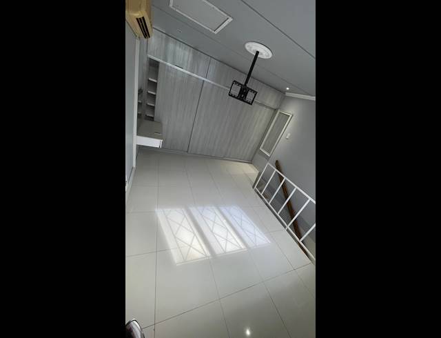 1 BEDROOM APARTMENT FOR SALE IN ESSENWOOD